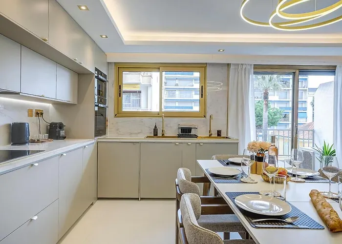 Luxe Azure Escape I Collection Apartment *